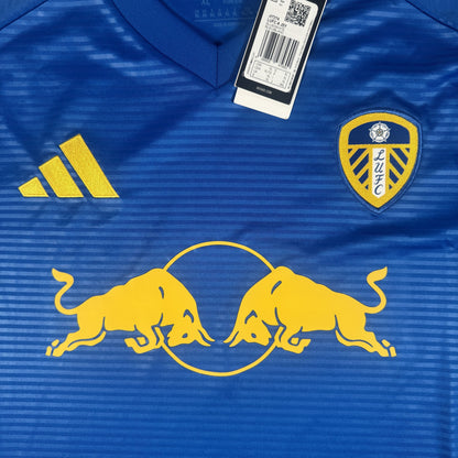 Close-up of Leeds United 2025/2026 away football shirt, size XL
