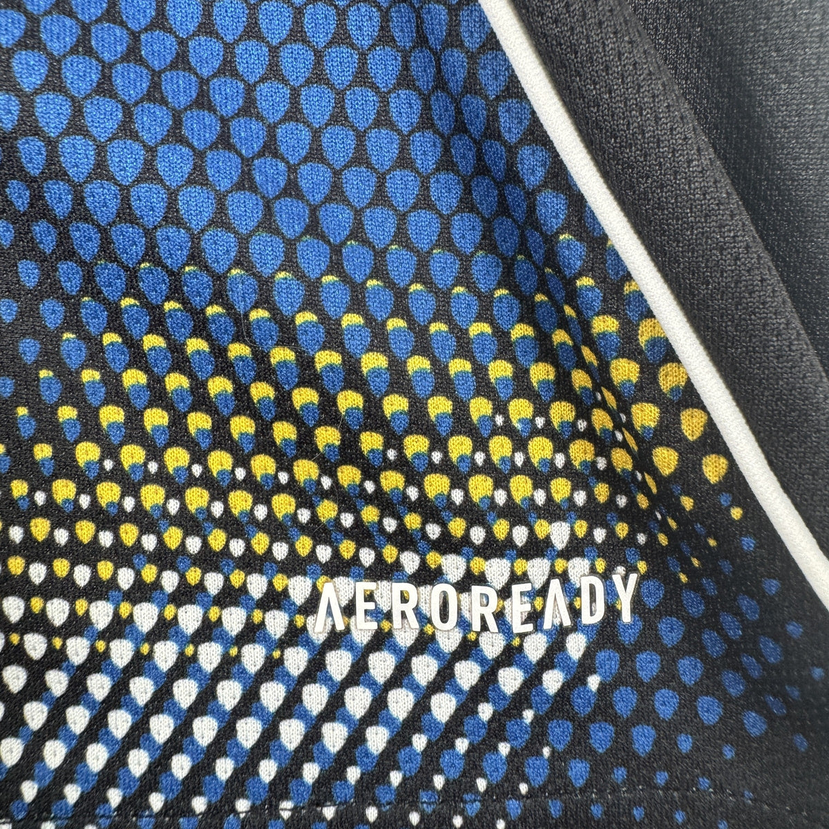 Leeds United 2025/2026 third football shirt, size Large