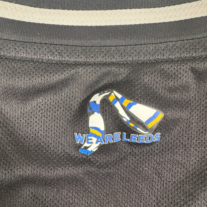 Leeds United 2025/2026 third football shirt, size Large