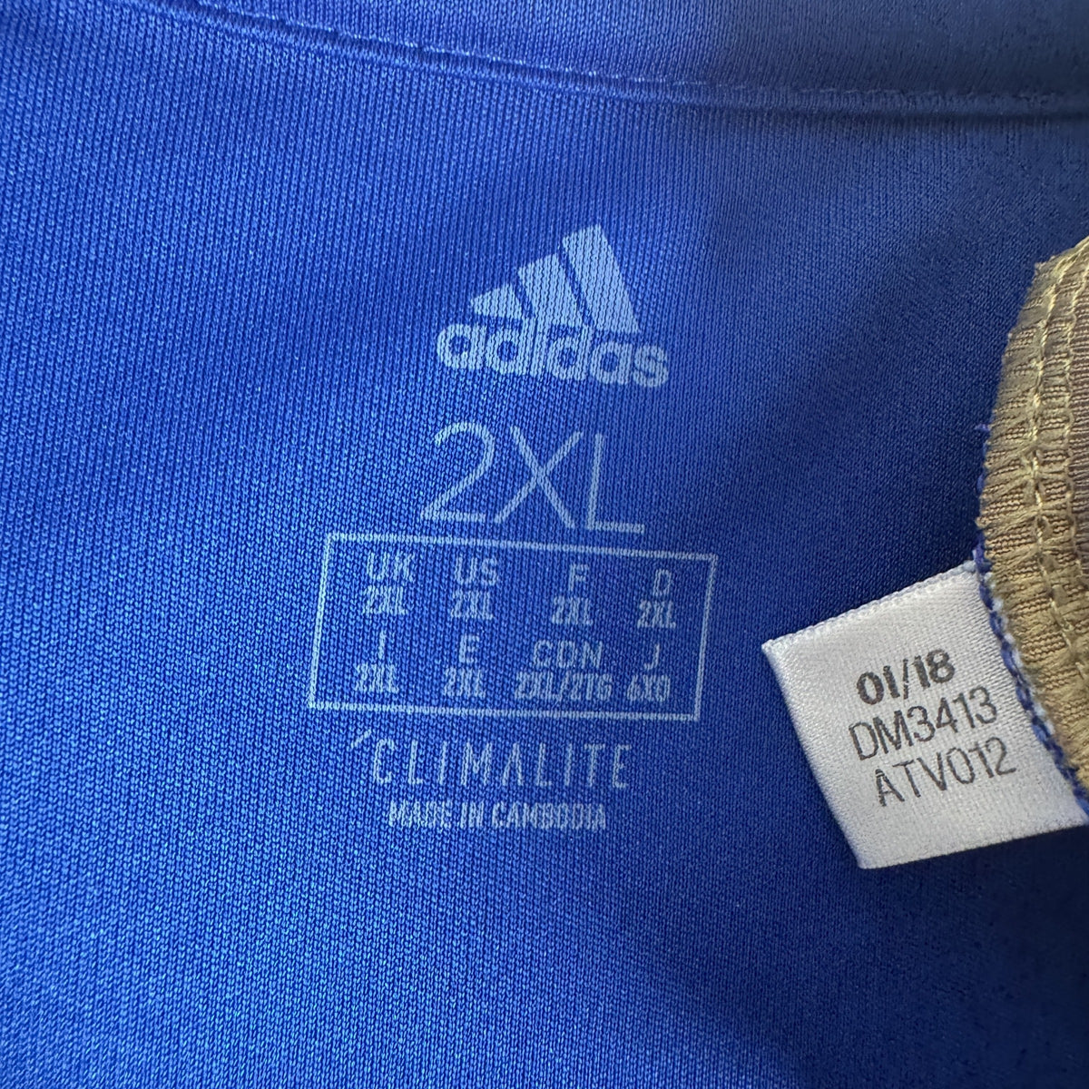 Size label inside Leicester City 2018/2019 home football shirt, size XXL