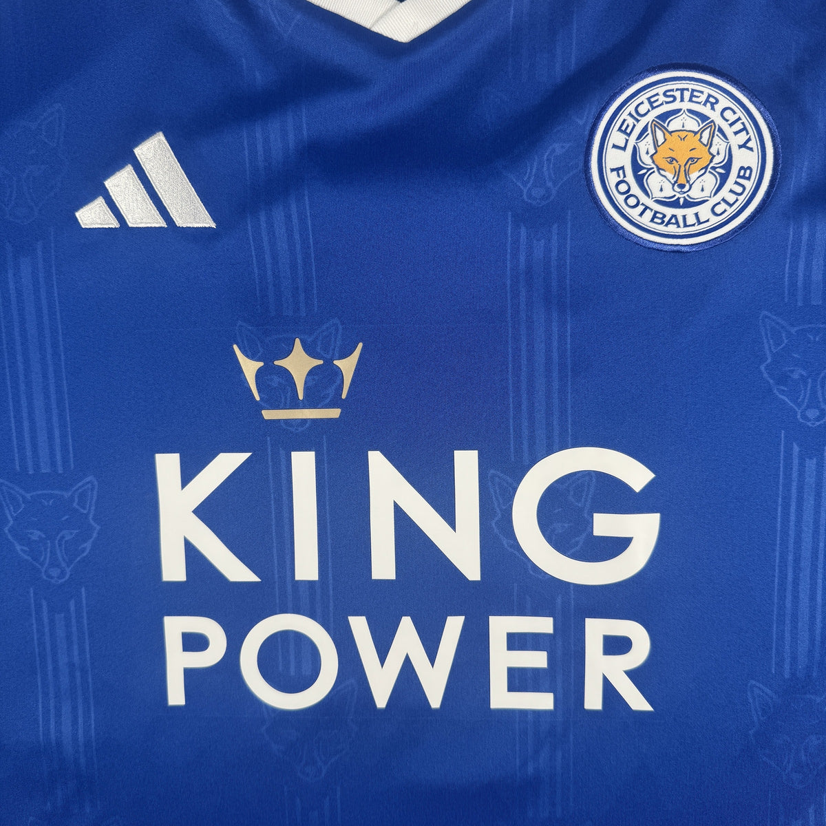 Size label inside Leicester City 2023/2024 home football shirt, size XL