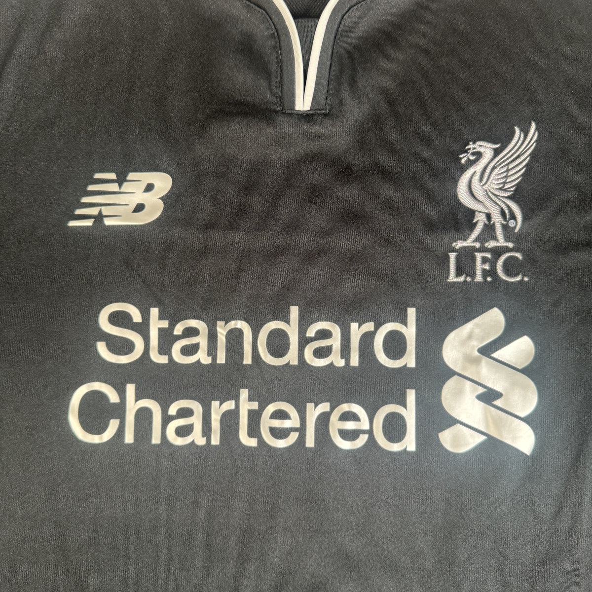 Liverpool 2016/2017 Away Football Shirt Large