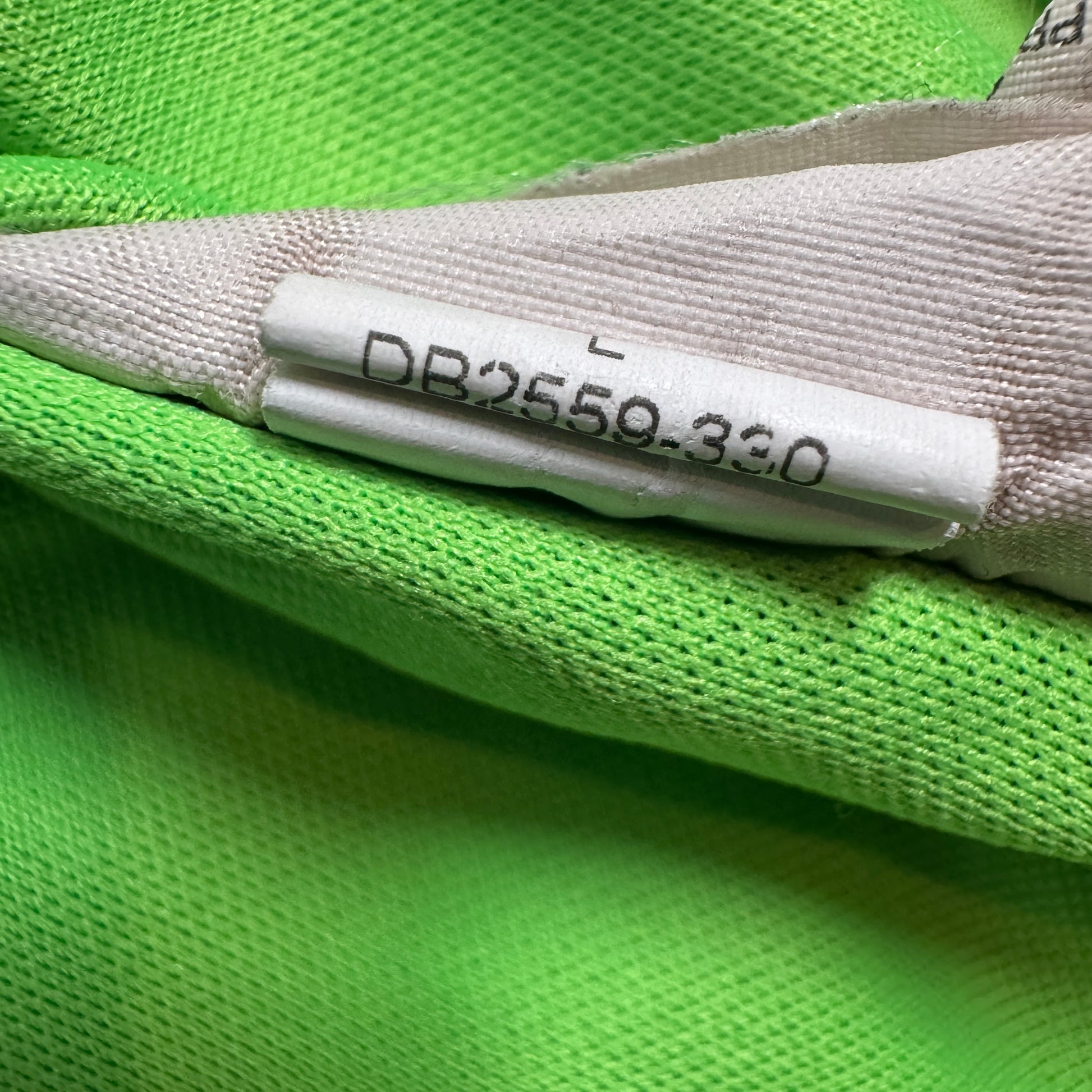 Liverpool 2021/2022 Goalkeeper Football Shirt Large – Football Shirt Kingdom