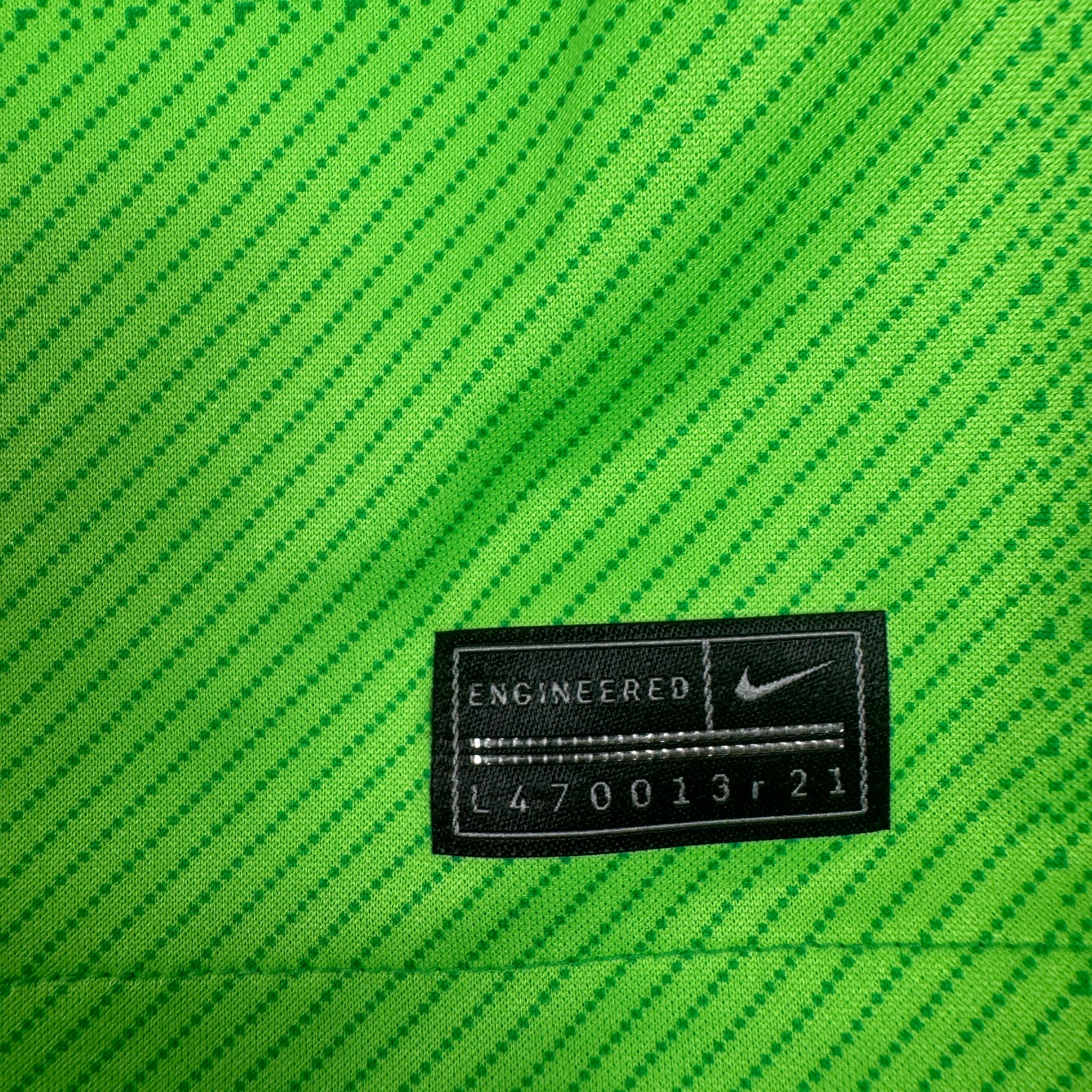 Liverpool 2021/2022 Goalkeeper Football Shirt Medium – Football Shirt Kingdom