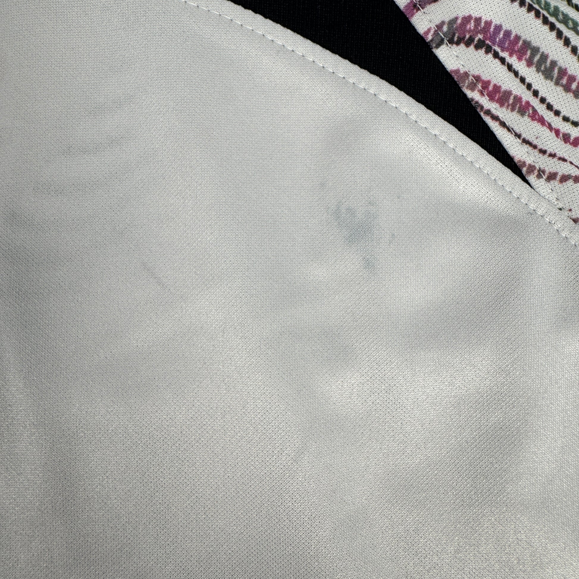 Liverpool 2022/2023 Away Football Shirt XL – Football Shirt Kingdom