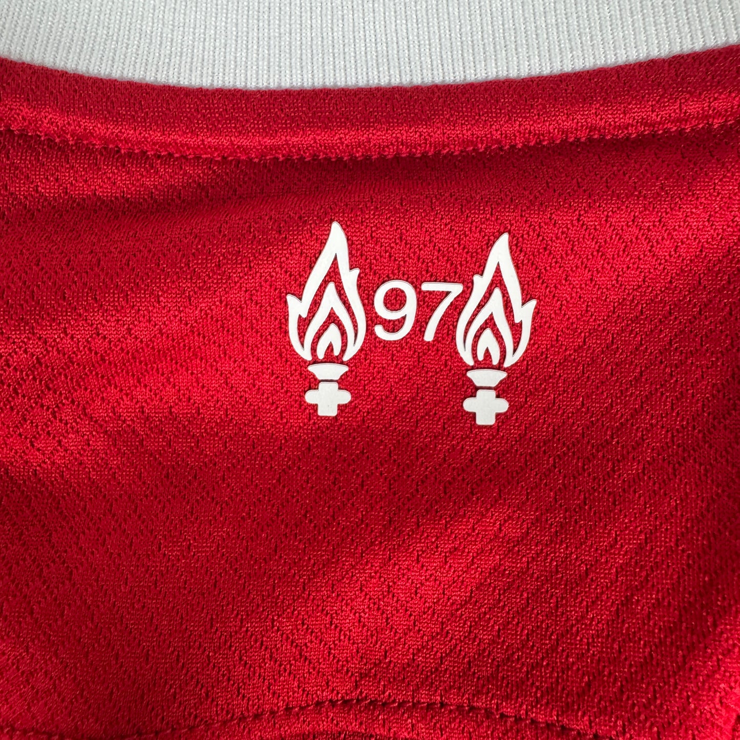 Liverpool 2023/2024 Home Football Shirt Medium BNWT – Football Shirt Kingdom