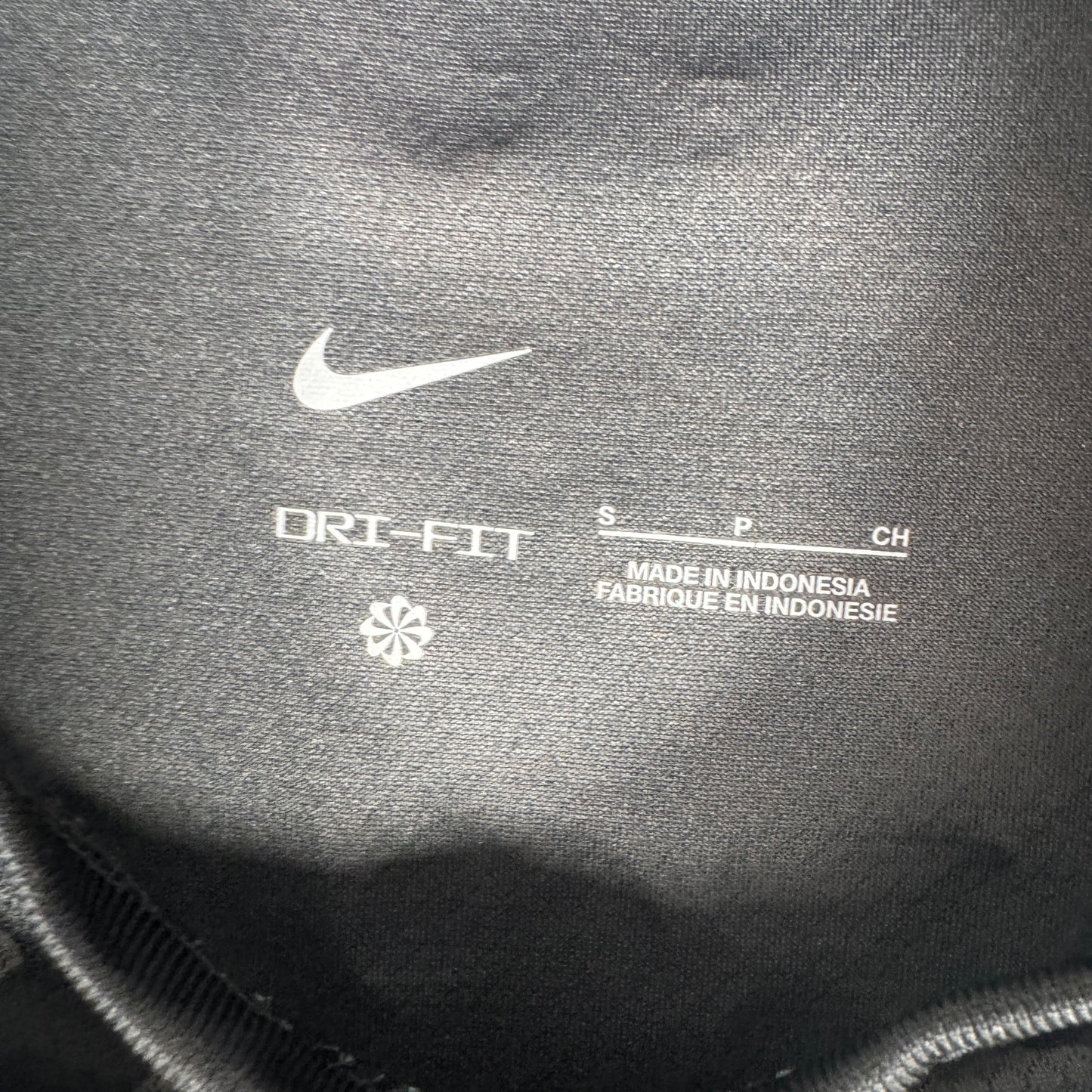 A. BECKER 1 Liverpool 2024/2025 Goalkeeper Football Shirt Small – Football Shirt Kingdom