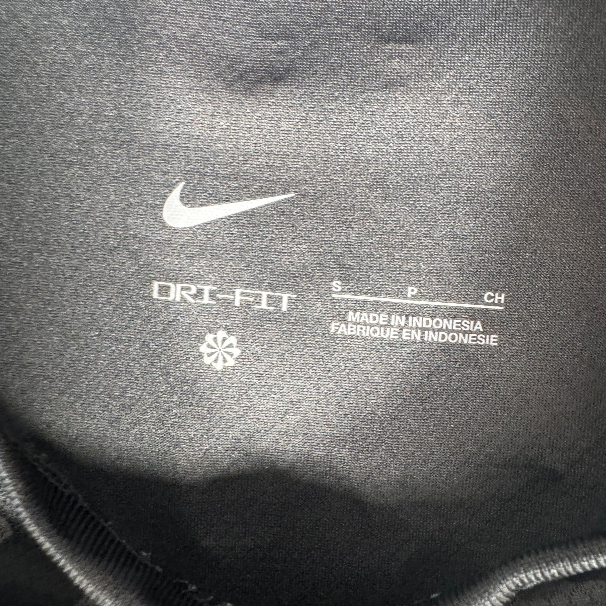 A. BECKER 1 Liverpool 2024/2025 Goalkeeper Football Shirt Small – Football Shirt Kingdom