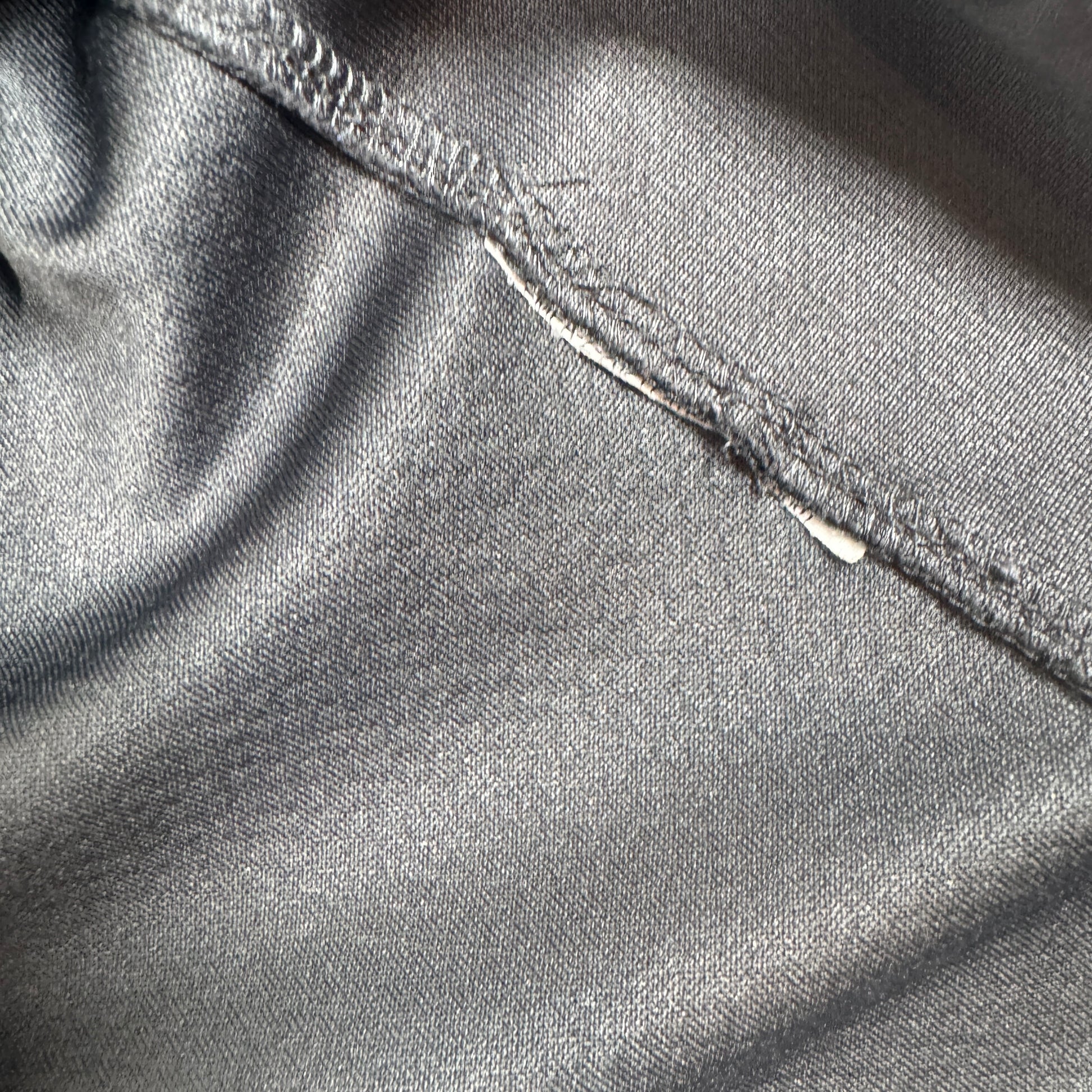 A. BECKER 1 Liverpool 2024/2025 Goalkeeper Football Shirt Small – Football Shirt Kingdom