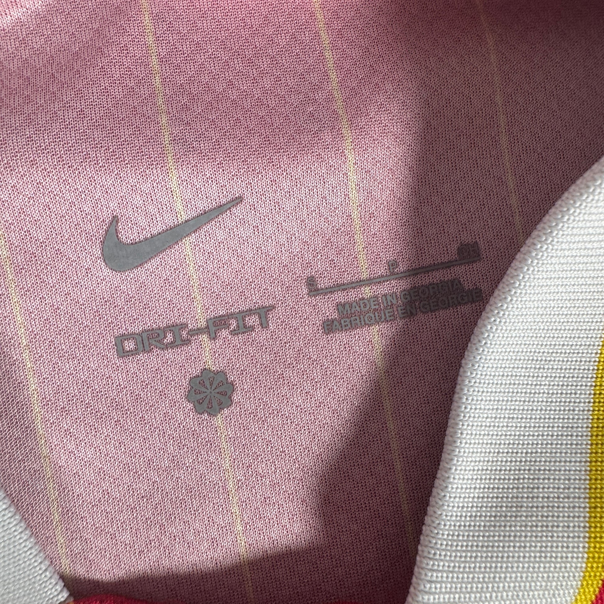 Liverpool 2024/2025 Home Football Shirt Small – Football Shirt Kingdom