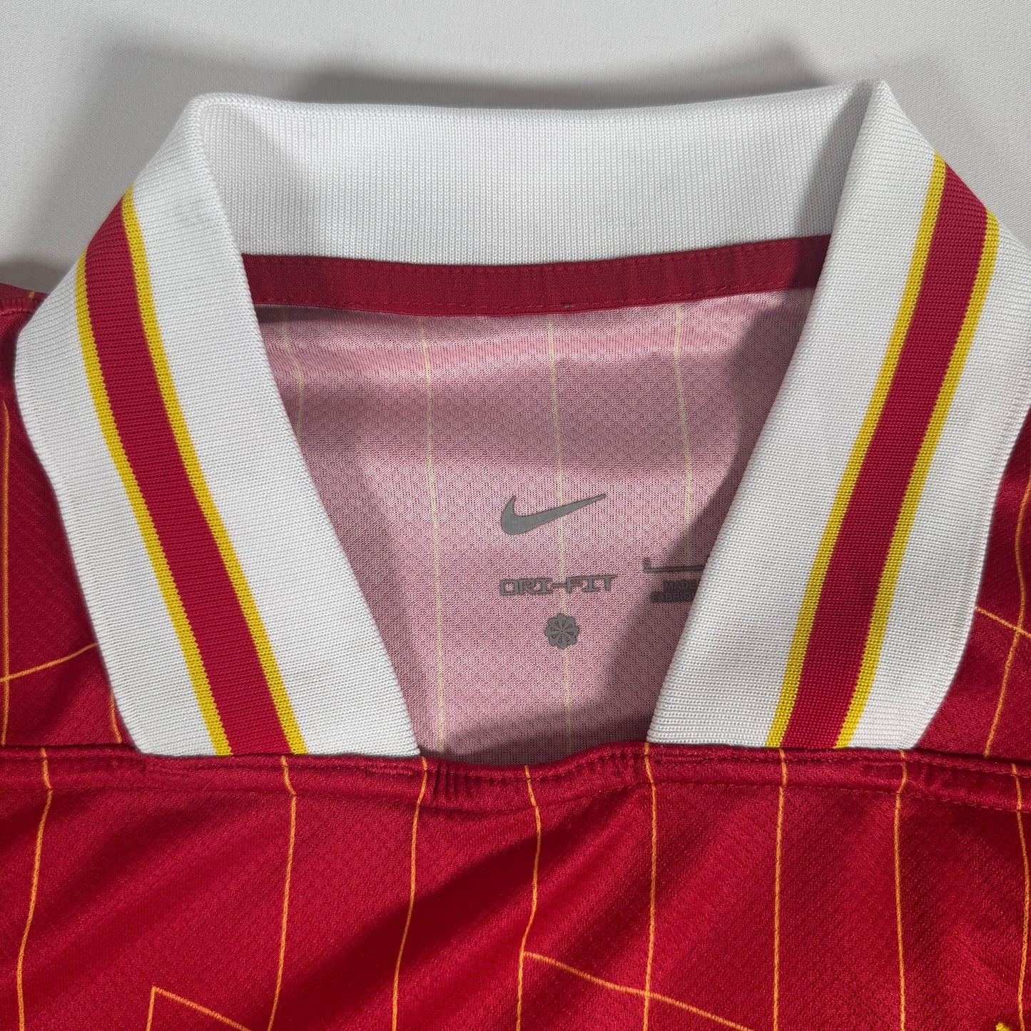 Liverpool 2024/2025 Home Football Shirt Small – Football Shirt Kingdom