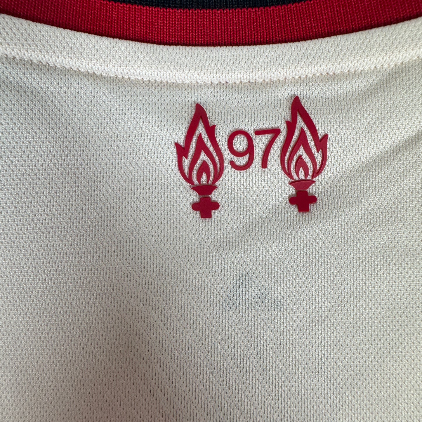 Liverpool 2025/2026 Away Football Shirt Large – Football Shirt Kingdom