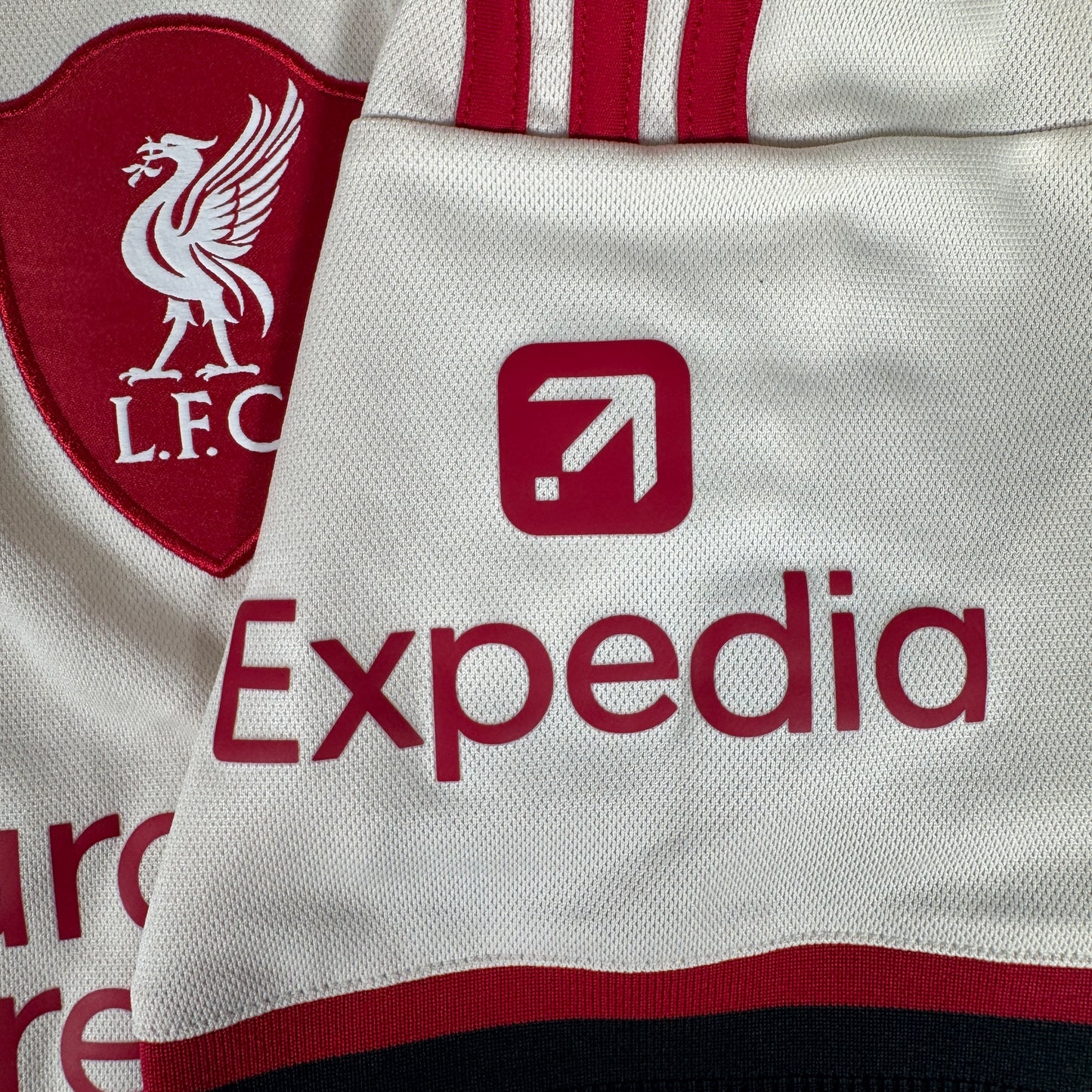 Liverpool 2025/2026 Away Football Shirt XL – Football Shirt Kingdom
