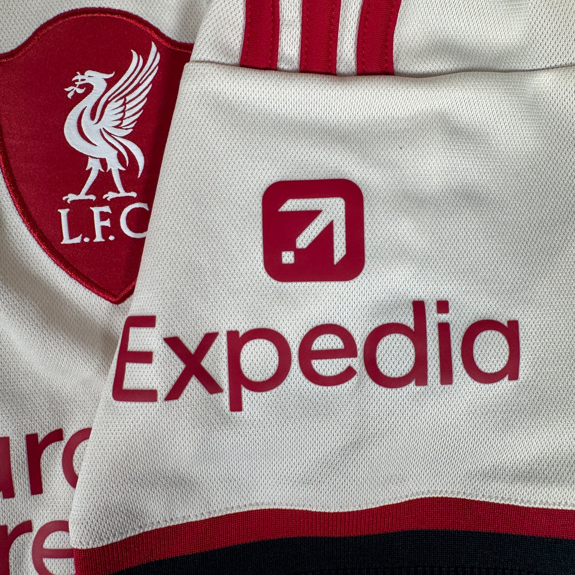 Liverpool 2025/2026 Away Football Shirt XL – Football Shirt Kingdom