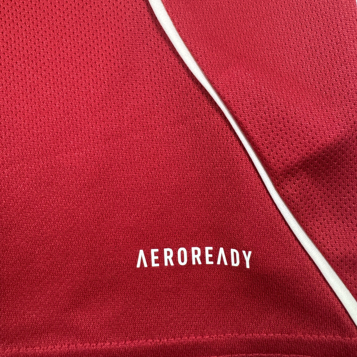 Liverpool 2025/2026 home football shirt, size Medium