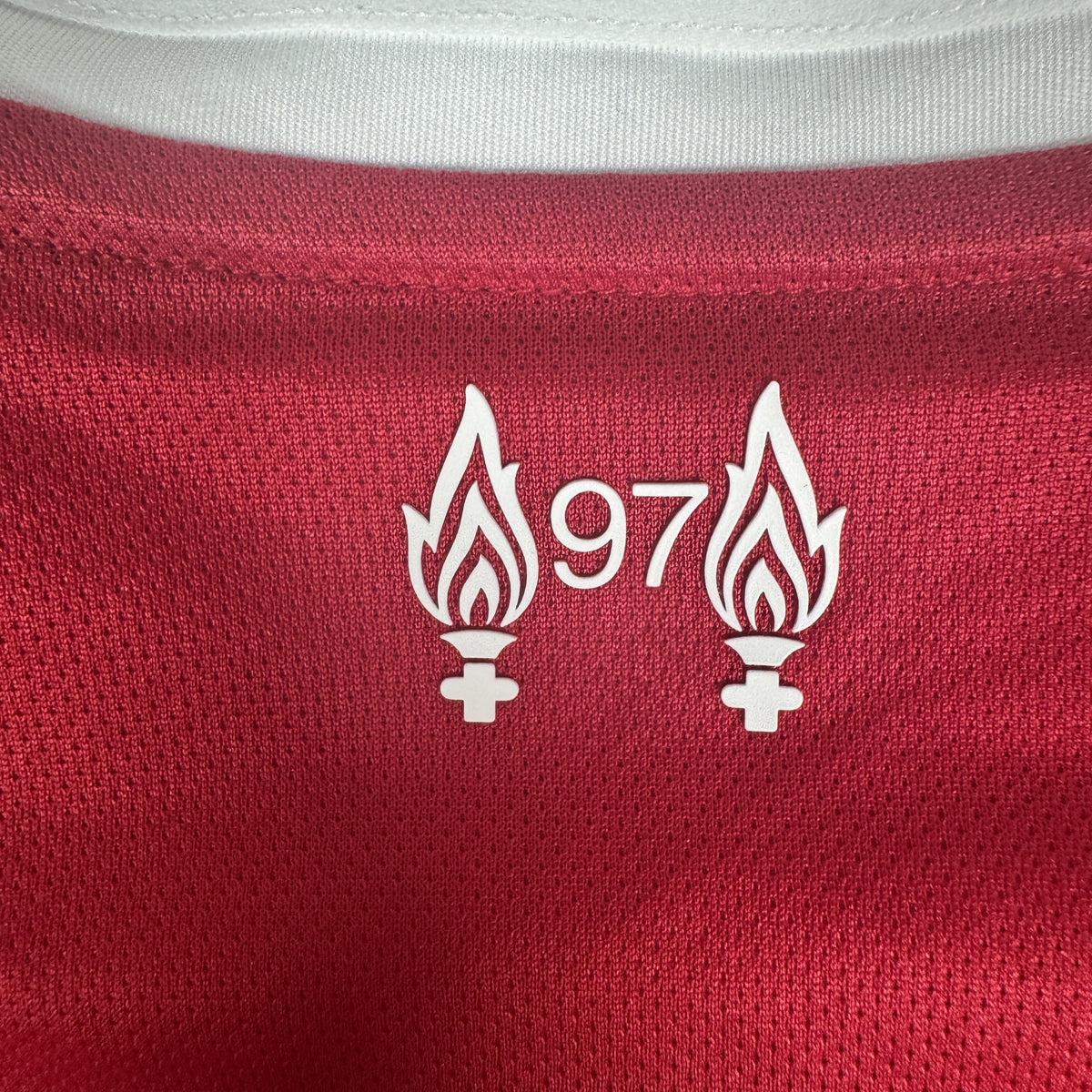 Liverpool 2025/2026 Home Football Shirt XL BNWT