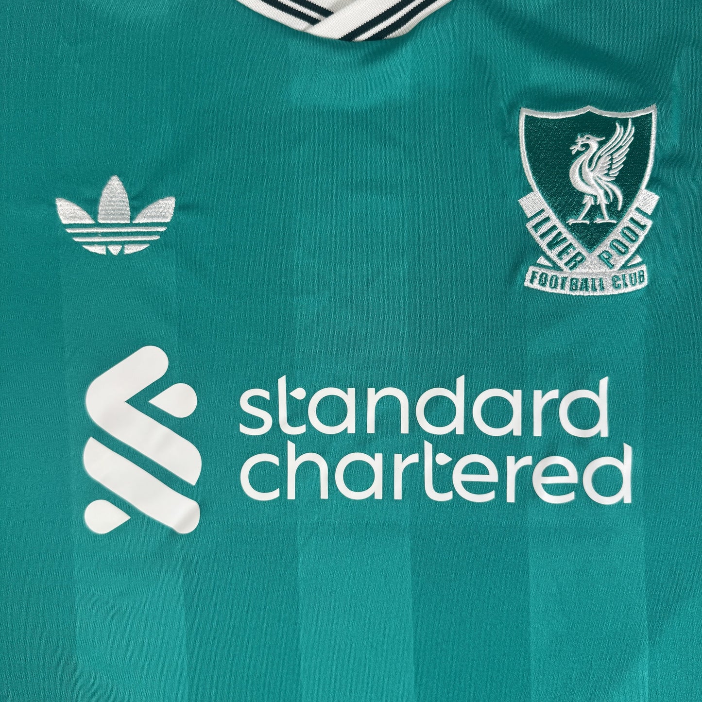Liverpool 2025/2026 Third Football Shirt XL