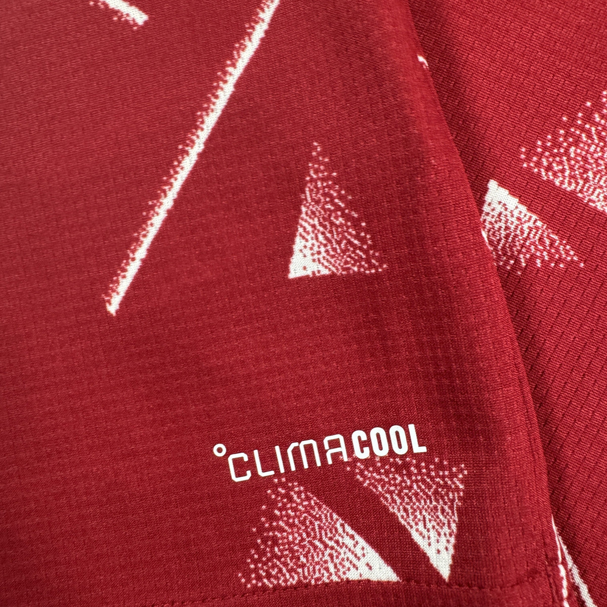 Liverpool 2026/2027 home football shirt, size XL