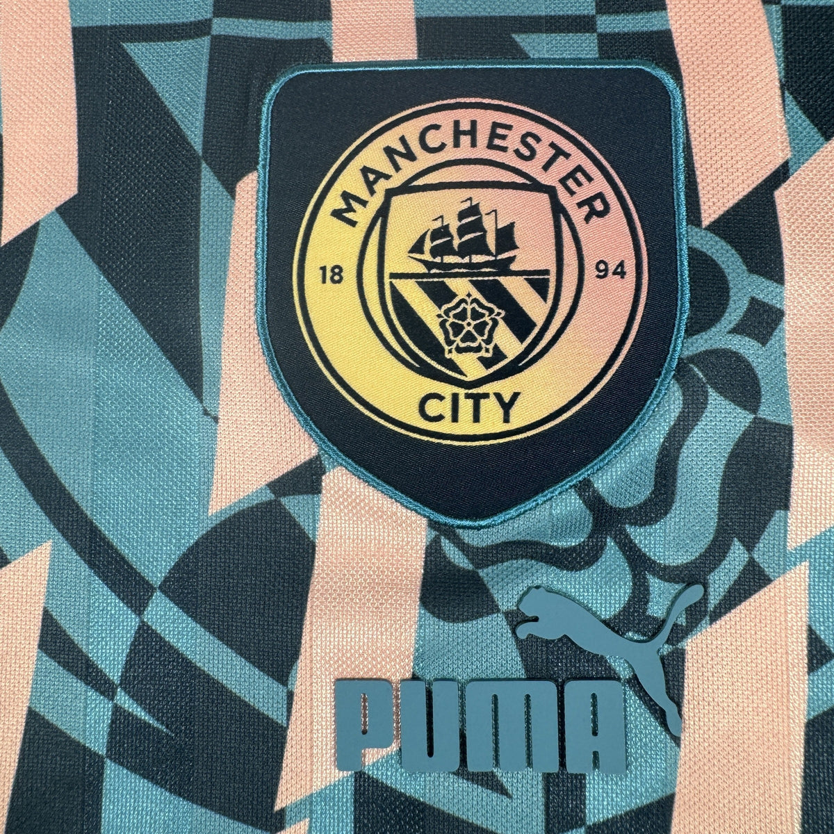 Manchester City 2024/2025 leisure football shirt, size Medium