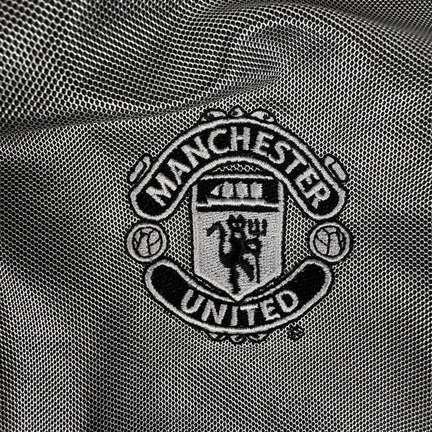 Manchester United 1999/2000 Training Football Shirt Large – Football Shirt Kingdom