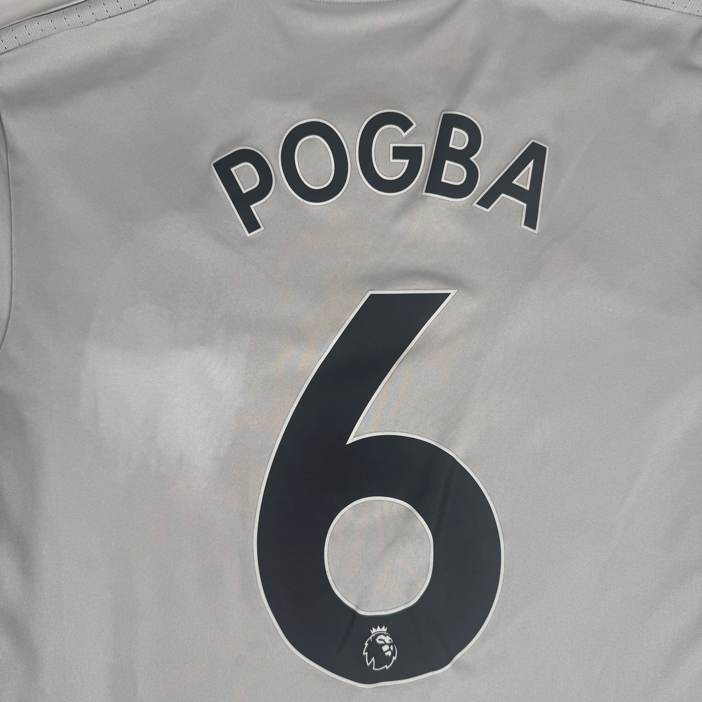 POGBA 6 Manchester United 2017/2018 Third Football Shirt Large – Football Shirt Kingdom