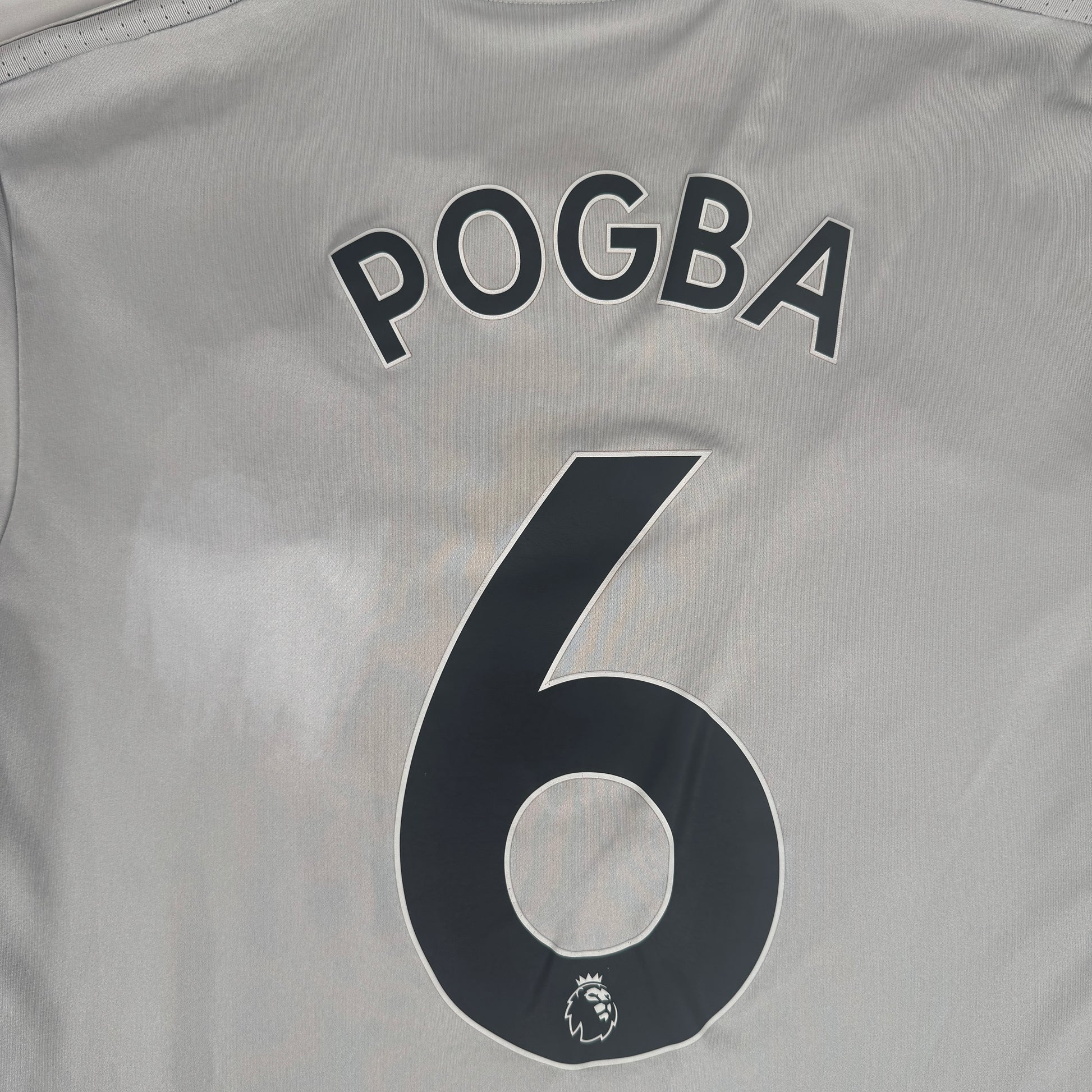 POGBA 6 Manchester United 2017/2018 Third Football Shirt Large – Football Shirt Kingdom