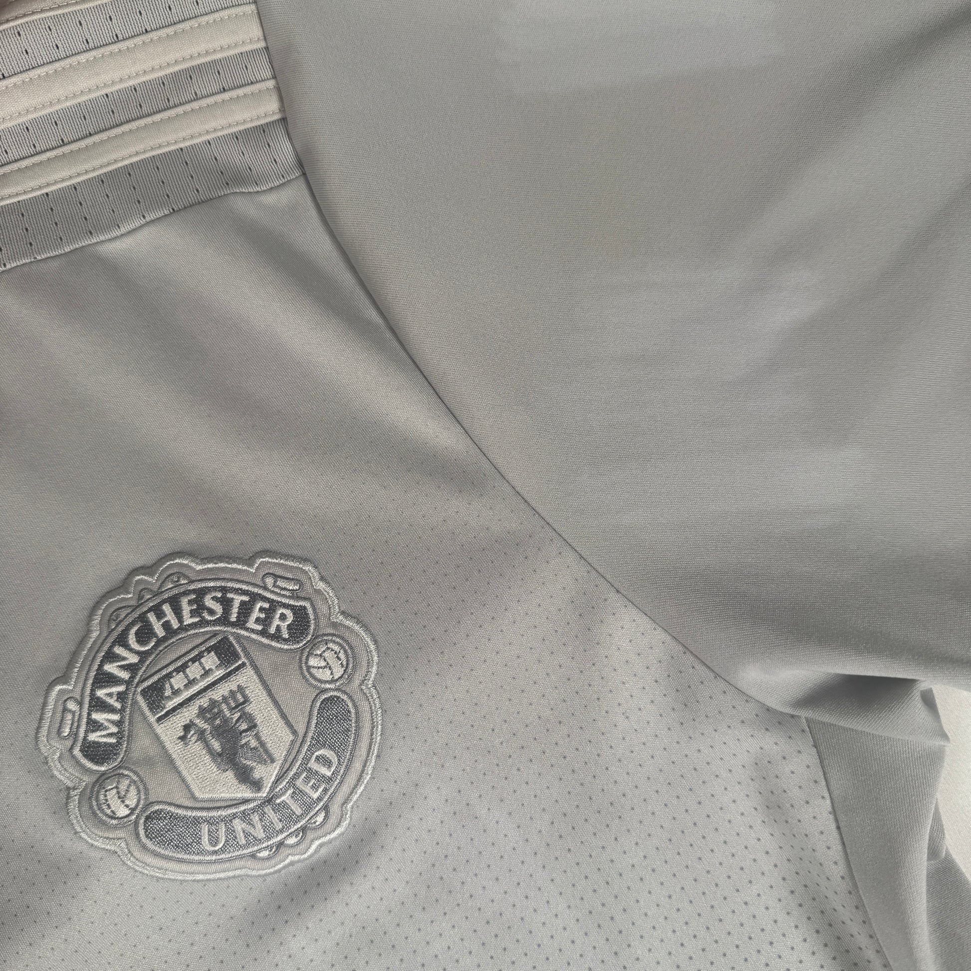 POGBA 6 Manchester United 2017/2018 Third Football Shirt Large – Football Shirt Kingdom