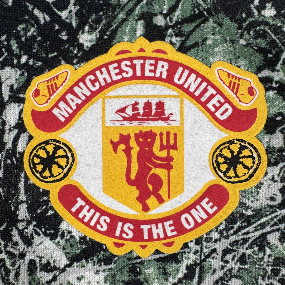 Manchester United 2023/2024 leisure football shirt, size Medium