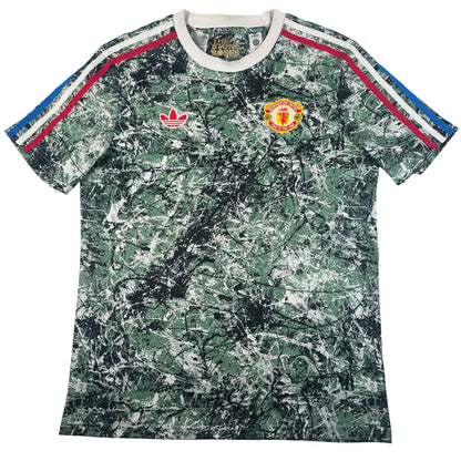 Front of Manchester United 2023/2024 leisure football shirt, size Medium