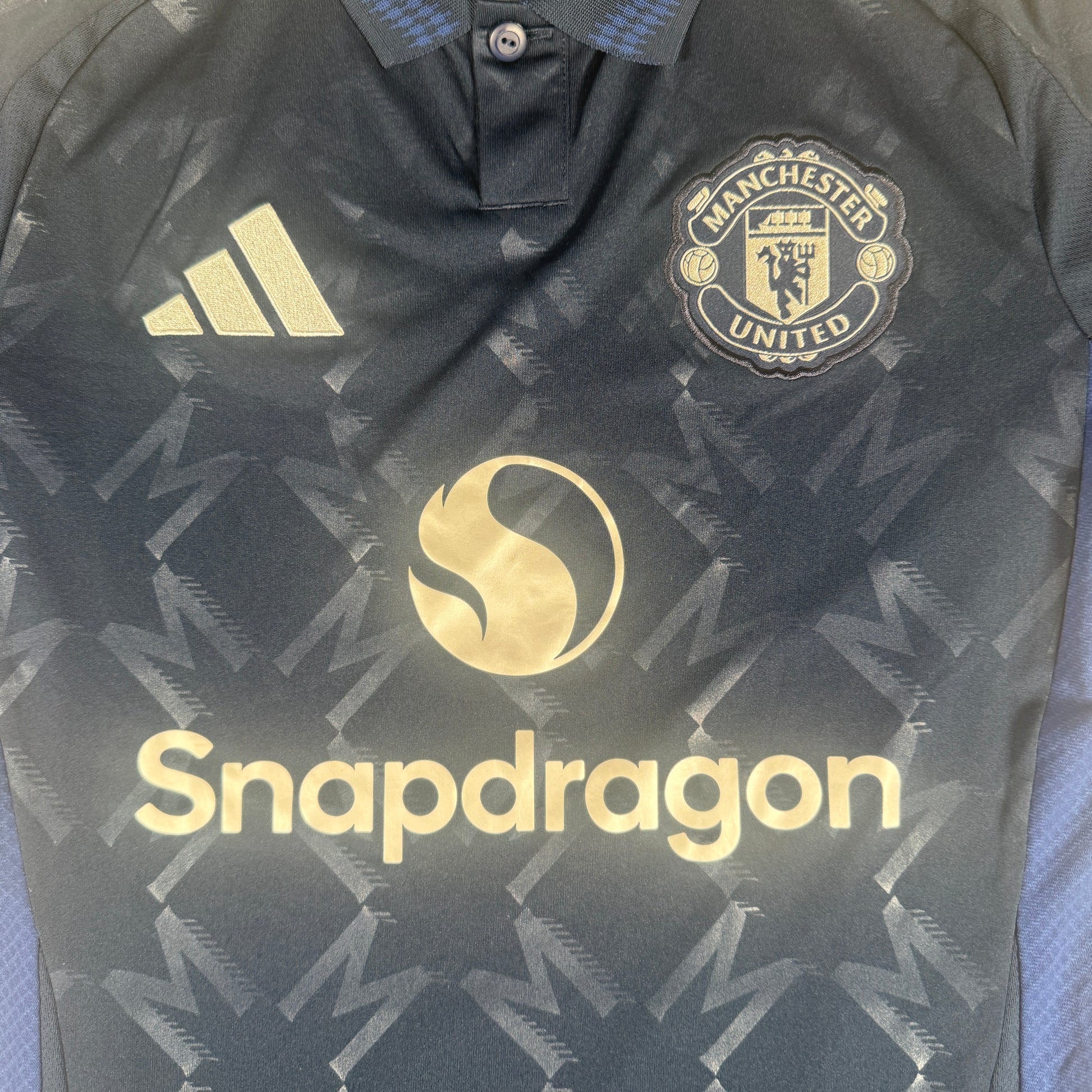 Manchester United 2024/2025 Away Football Shirt Medium – Football Shirt Kingdom