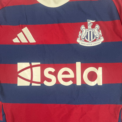 Newcastle United 2024/2025 Away Football Shirt Medium — front close-up