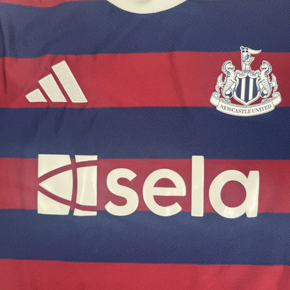 Newcastle United 2024/2025 Away Football Shirt XL — front close-up