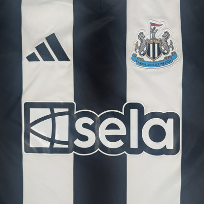 Newcastle United 2024/2025 Home Football Shirt 3XL — front close-up