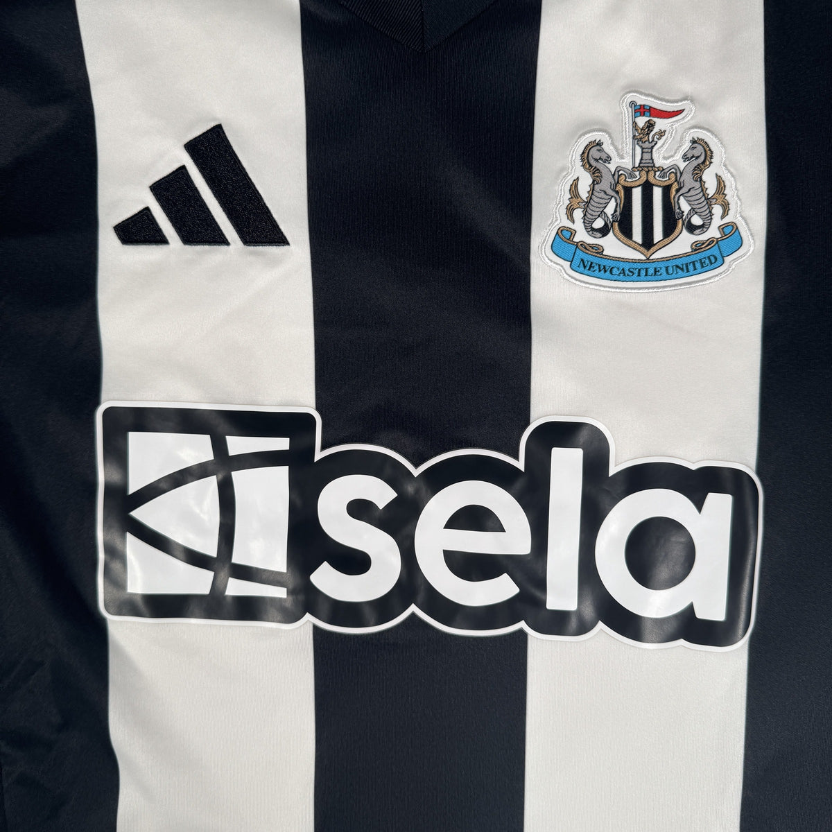 Newcastle United 2024/2025 Home Football Shirt Large