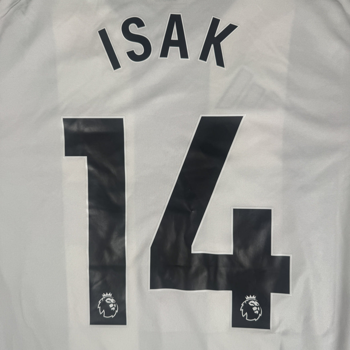 Isak 14 Newcastle United 2024/2025 Home Football Shirt XL