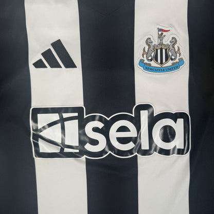 Newcastle United 2024/2025 Home Football Shirt XXL — front close-up