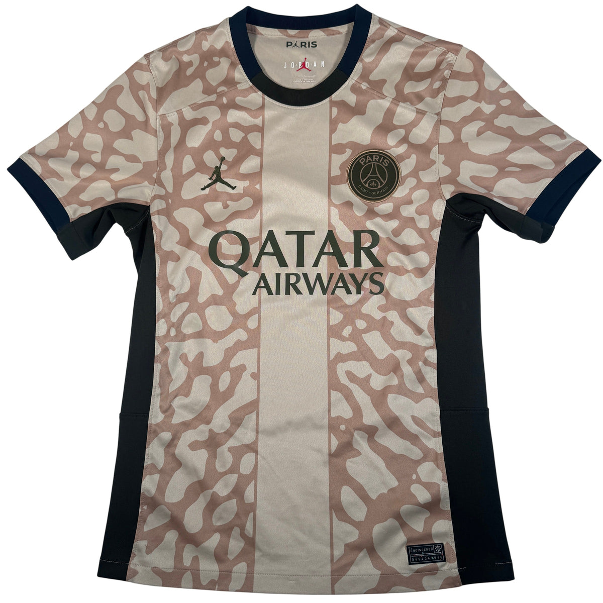Front of Paris Saint-Germain 2023/2024 fourth football shirt, size Small