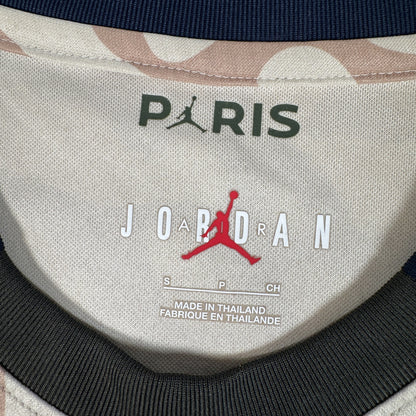Size label inside Paris Saint-Germain 2023/2024 fourth football shirt, size Small