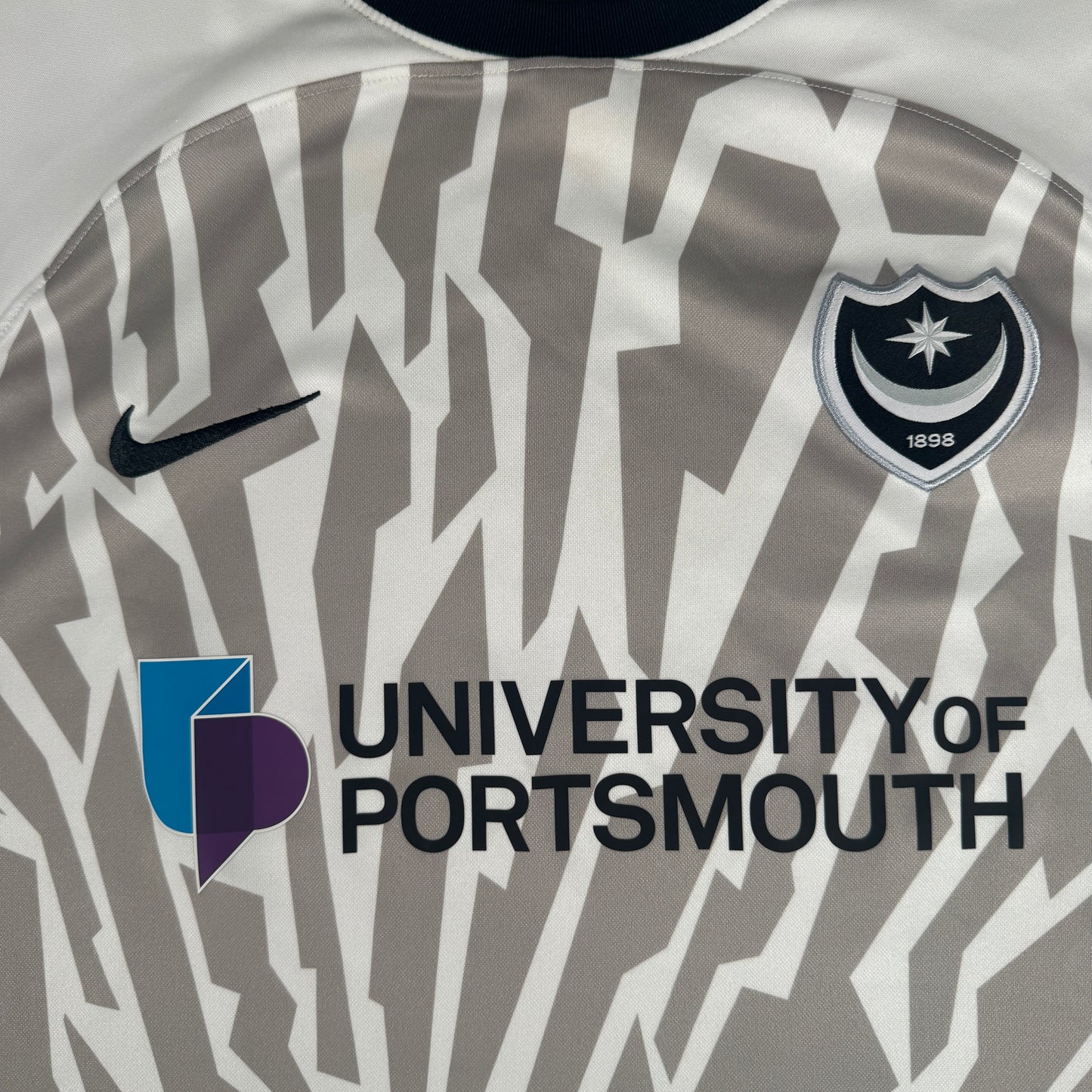 Portsmouth 2023/2024 Away Football Shirt 3XL – Football Shirt Kingdom