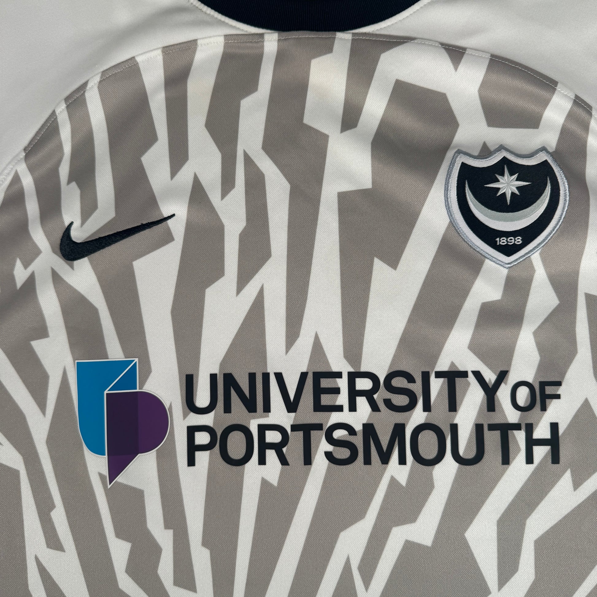 Portsmouth 2023/2024 Away Football Shirt 3XL – Football Shirt Kingdom
