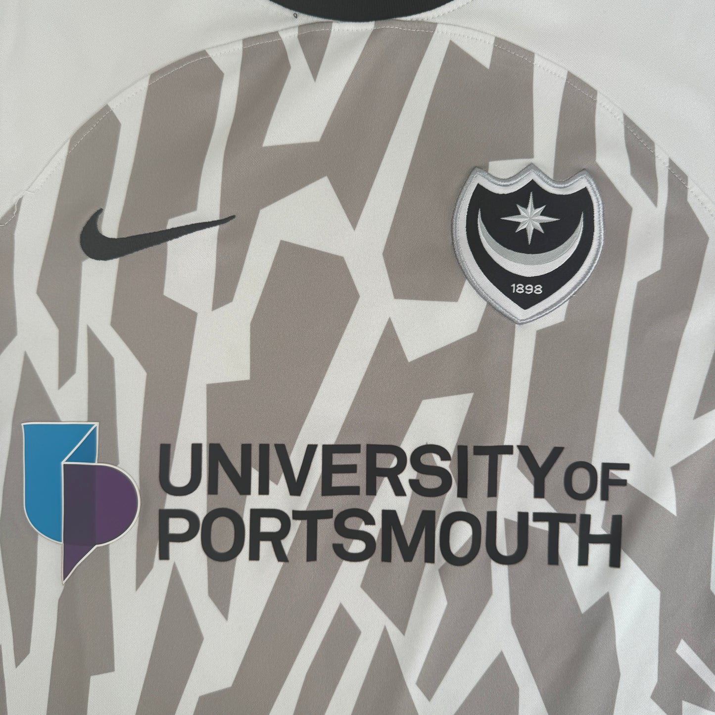 Portsmouth 2023/2024 Away Football Shirt Medium – Football Shirt Kingdom