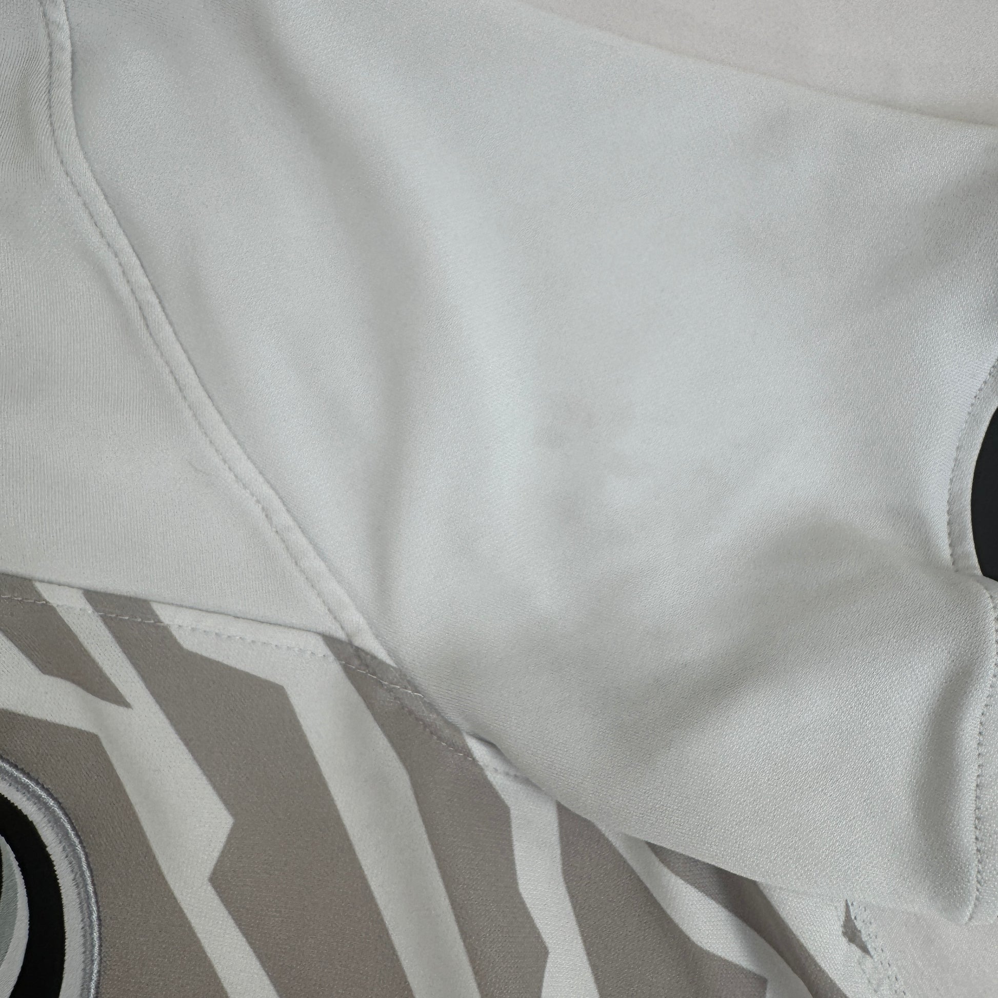 Portsmouth 2023/2024 Away Football Shirt Medium – Football Shirt Kingdom