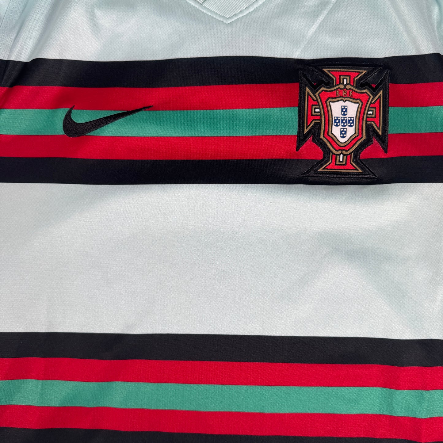 Portugal 2020/2021/2022 Away Football Shirt Small – Football Shirt Kingdom