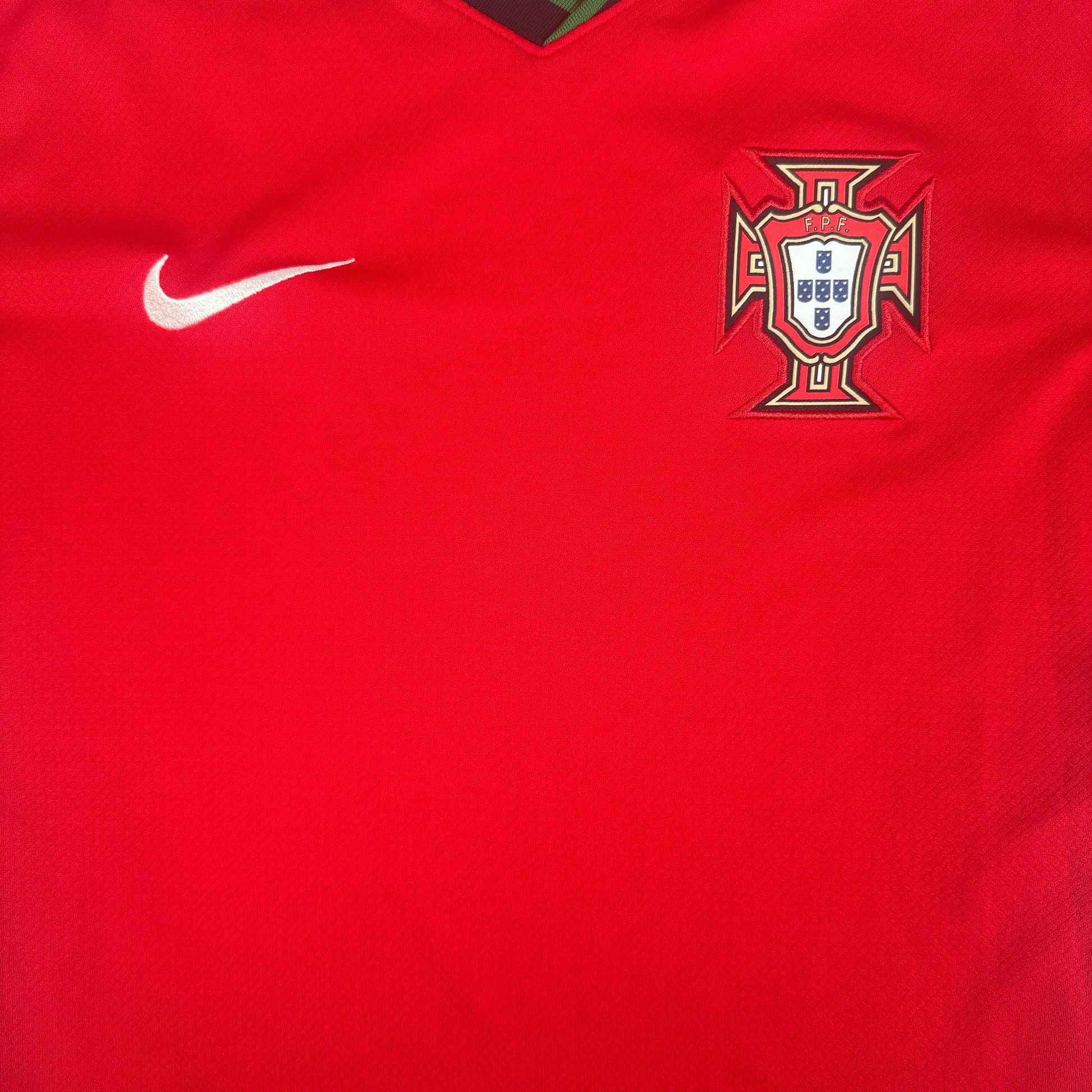 Portugal 2024/2025 Home Football Shirt Medium – Football Shirt Kingdom