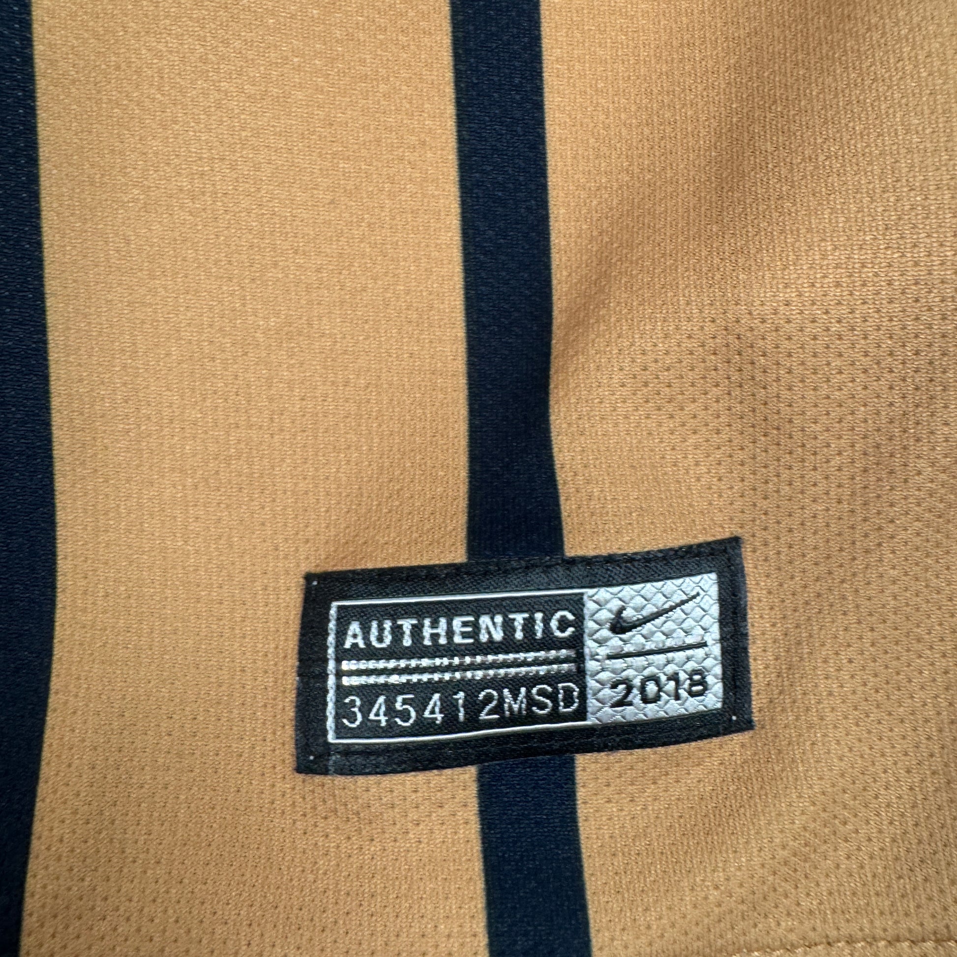Pumas 2018/2019 Away Football Shirt Small – Football Shirt Kingdom