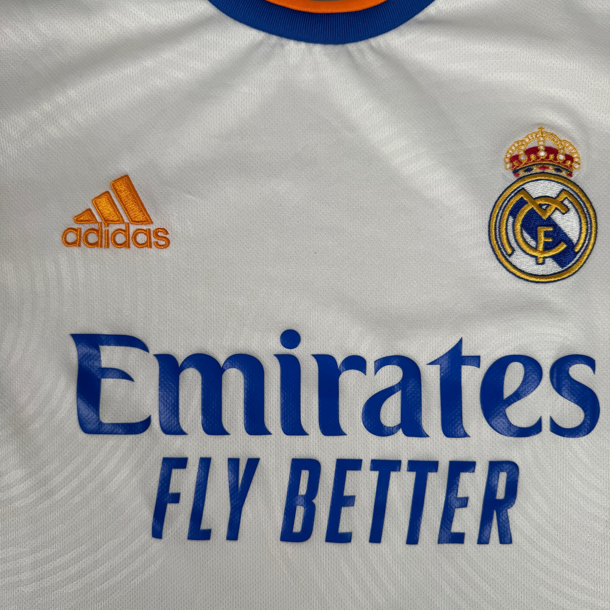 Real Madrid 2021/2022 Home Football Shirt Medium – Football Shirt Kingdom