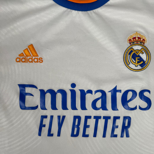 Real Madrid 2021/2022 Home Football Shirt Medium – Football Shirt Kingdom