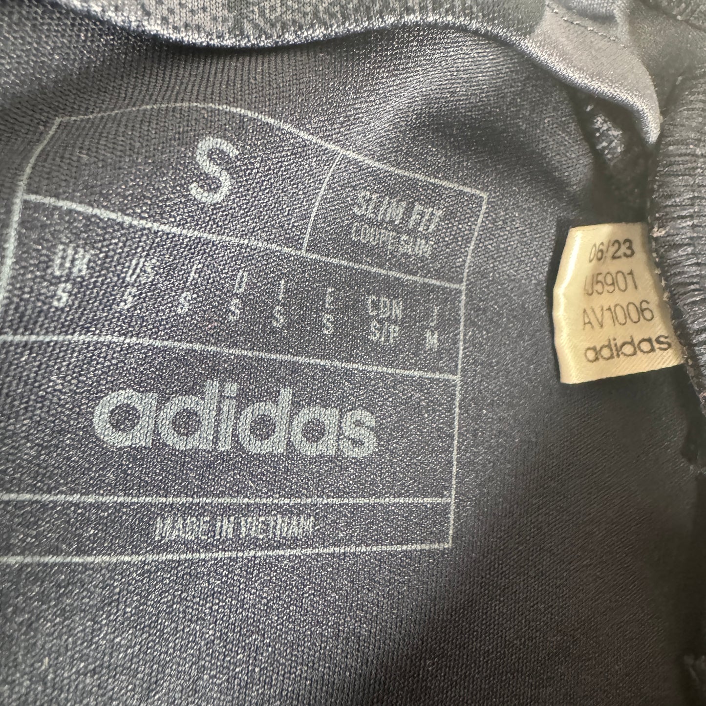 Real Madrid 2023/2024 Away Football Shirt Small – Football Shirt Kingdom