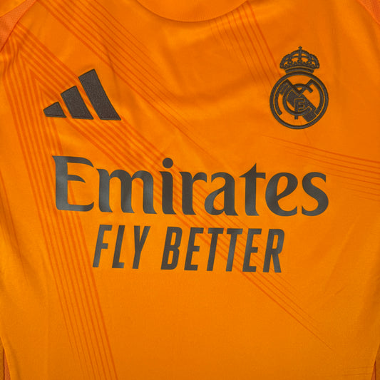 Real Madrid 2024/2025 Away Football Shirt Medium – Football Shirt Kingdom