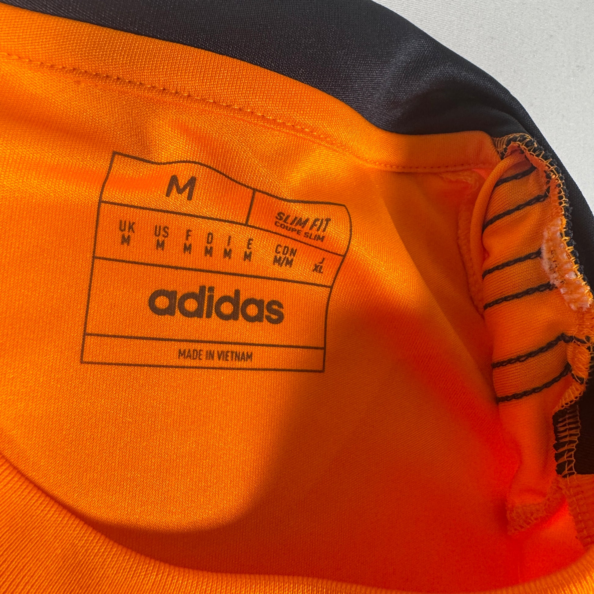 Real Madrid 2024/2025 Away Football Shirt Medium – Football Shirt Kingdom